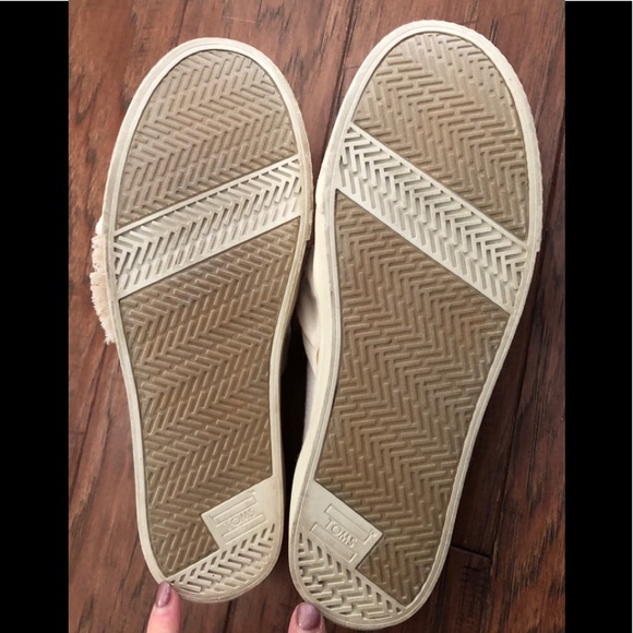 TOMS Slip on loafers size 7.5. Excellent Condition - Picture 4 of 9